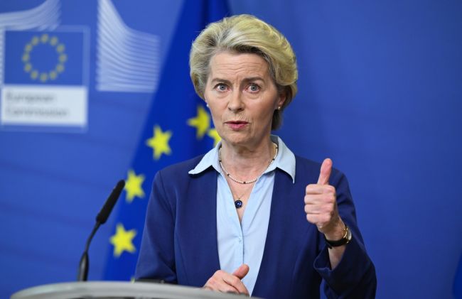 Von der Leyen kävi EU-komission mukaan "hyvän keskustelun" Trumpin kanssa puhelimessa