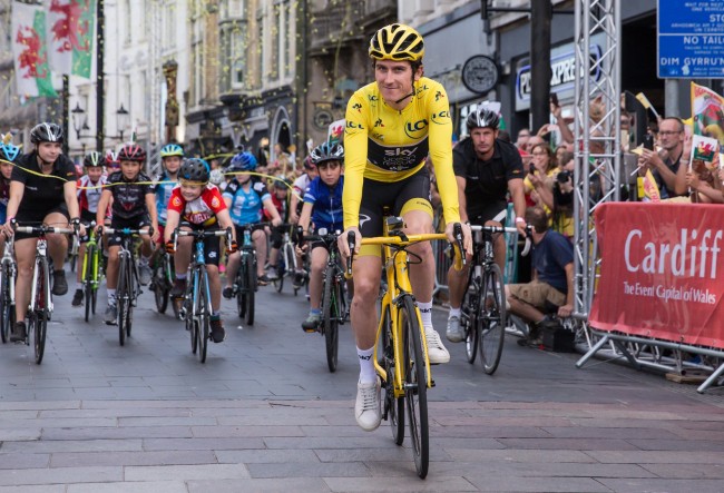 Kaksi kuukautta eläkkeelle jäämisen jälkeen entinen pyöräilijä Geraint Thomas nimitettiin Ineos Grenadiersin kilpailujohtajaksi