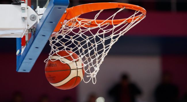 NBA:n runkosarja päättyy tänä viikonloppuna: Joukkueet, jotka ovat päässeet pudotuspeleihin ja pudotuspeleihin ja pudotuspeleihin, tämänhetkinen kokoonpano.