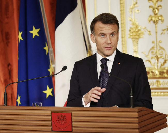 Macron ylistää Euroopan "ennustettavuutta" ja haukkuu Trumpia: "Se ei ole huono asia tällaisina aikoina"