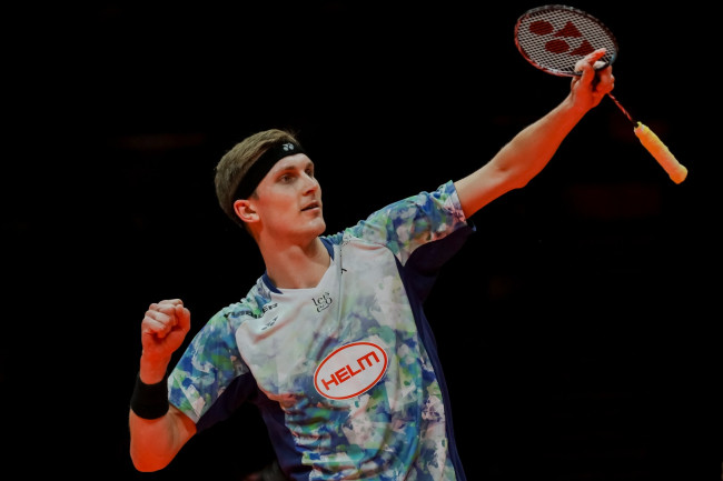 Tanskalainen sulkapallolegenda Viktor Axelsen vetäytyy toistuvien selkävaivojen vuoksi voitettuaan lähes kaiken