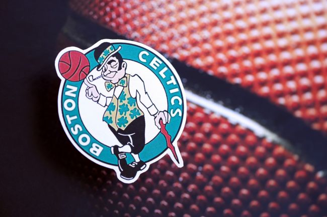 Puolustava mestari Boston Celtics roikkuu langassa NBA:n välierissä