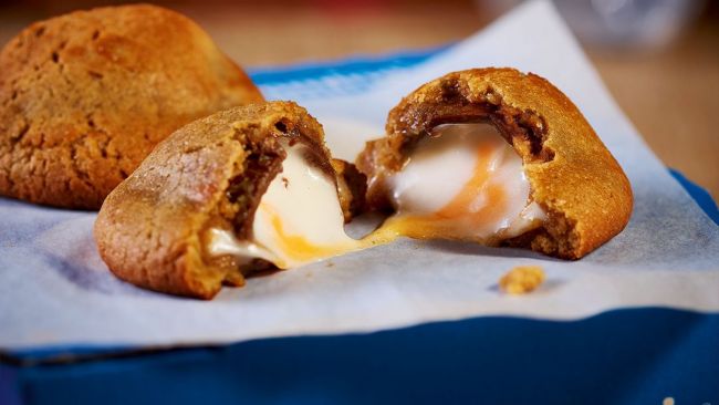 Tämä omituisen näköinen croissant on Thaimaan uusin ruokatrendi, joka on levinnyt kuin virus