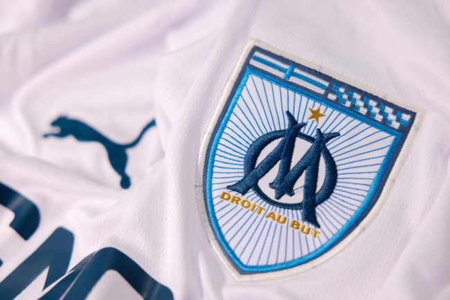 Olympique Marseille pakottaa pelaajat yöpymään harjoituspaikoilla, mikä rikkoo työlainsäädäntöä ja on häirintää