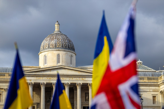 Iso-Britannia lisää Ukrainan tukea neljän vuoden sodan vuosipäivänä: "Britannia on kanssanne, vahvempana kuin koskaan"