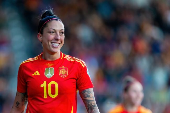 Jenni Hermoson joukkuetoverit eivät ole tyytyväisiä Luis Rubialesin tuomioon, jonka mukaan he eivät ole syyllistyneet pakottamiseen: Molemmat osapuolet valittavat