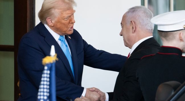 Netanjahu tapaa Trumpin Valkoisessa talossa keskustellakseen Palestiinasta ja Iranista
