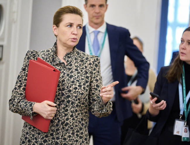 "Voimme puhua kaikesta, paitsi suvereniteetistamme", Mette Frederiksen sanoo Trumpille