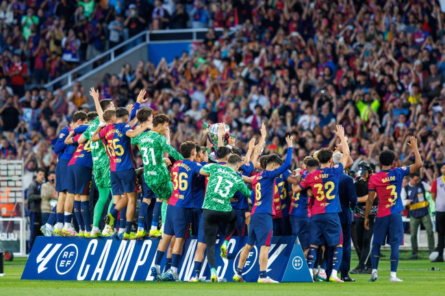 FC Barcelona voitti peräkkäisen mestaruuden 2-0 voitolla el Clásicossa