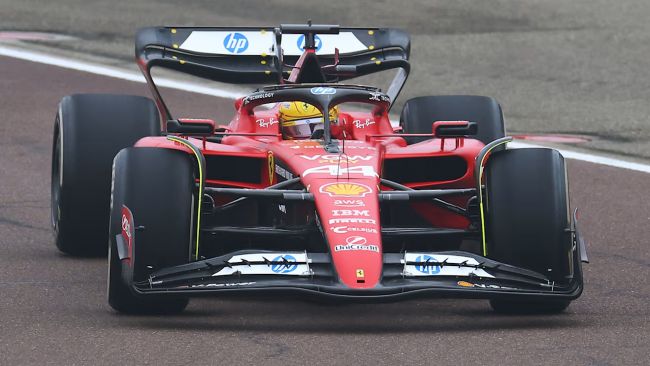 Lewis Hamilton kolaroi Ferrarillaan toisessa testissään, selvisi itse vahingoittumattomana