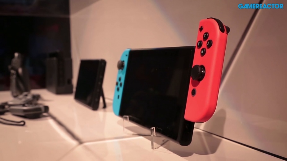 Switch hands. Switch hands